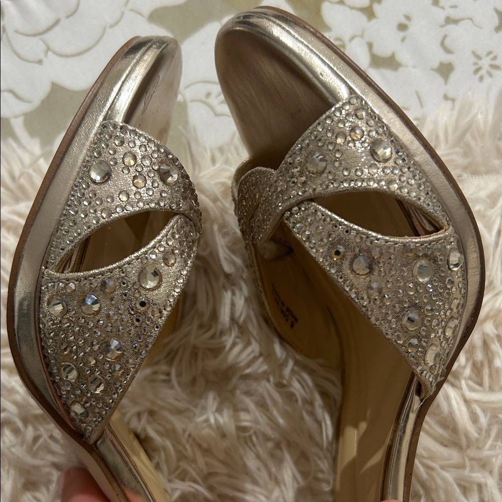 Jessica Simpson Glittering Gold Heels - Picture 9 of 9
